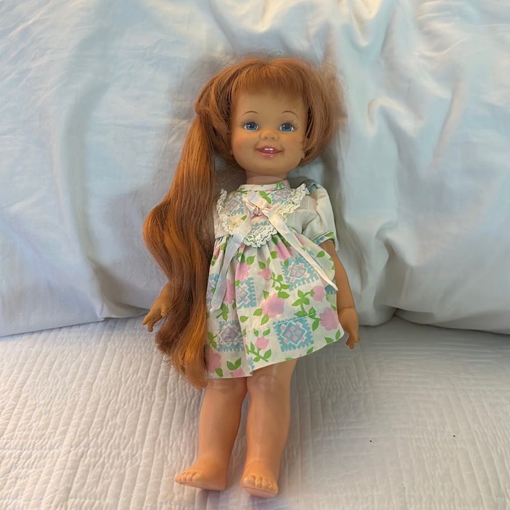Cinnamon doll by Ideal Chrissy’s little sister very cute hair grows & goes nice